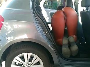 public, chatte-pussy, femme, amateur, voiture, horny, coquine, magnifique, brunette, réalité