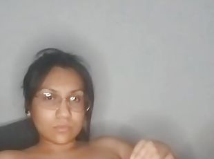 gros-nichons, lunettes, masturbation, amateur, milf, latina, butin, point-de-vue, fétiche, solo