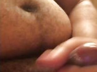 amateur, ejaculation-sur-le-corps, énorme-bite, gay, branlette, black, joufflue, ejaculation, solo, ours