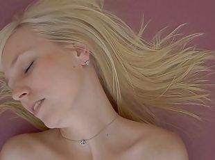 masturbation, doigtage, jeune-18, blonde, solo, tchèque, tatouage