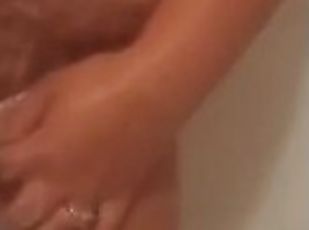 culo, bañando, tetas-grandes, orgasmo, coño-pussy, amateur, madurita-caliente, primera-persona, ducha, a-solas