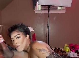 tetas-grandes, amateur, mamada, negra-ebony, polla-enorme, garganta-profunda, follando-fucking, pelotas, tatuaje, polla