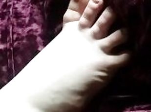 amateur, milf, pieds, salope, première-fois, ejaculation, fétiche, solo