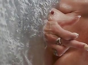 gros-nichons, masturbation, orgasme, giclée, amateur, point-de-vue, seins, solo, fumer, humide