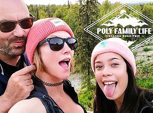 AKGINGERSNAPS & Lana Mars in Poly Family Life: Alaska Road Trip - Episode 1