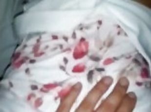 Travesti virgen penetrada sin condón por primera vez