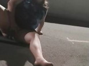 grosse, masturbation, public, amateur, belle-femme-ronde, joufflue, doigtage, fétiche, solo