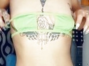 amateur, madurita-caliente, mamá, madre, pequeñita, a-solas, bikini, tatuaje