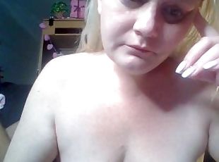 gros-nichons, amateur, fellation, ejaculation-sur-le-corps, branlette, belle-femme-ronde, joufflue, blonde, webcam, seins