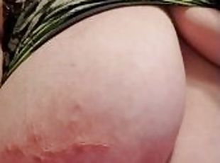 gros-nichons, masturbation, mamelons, amateur, babes, milf, belle-femme-ronde, salope, fille, percé