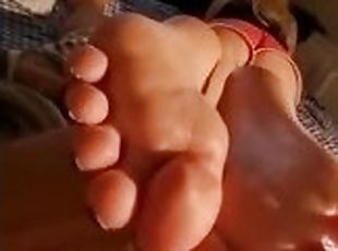 cul, amateur, ados, massage, pieds, blonde, fétiche, branlette-avec-les-pieds