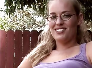 lunettes, en-plein-air, chatte-pussy, amateur, fellation, milf, hardcore, fellation-profonde, couple, naturel