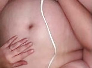 gros-nichons, masturbation, amateur, ejaculation-sur-le-corps, jouet, branlette, française, ejaculation, seins