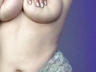 TIKTOK SLUT PIERCED NOODLE SHOWS OFF HER PERKY TITS