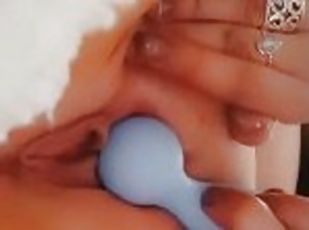 gros-nichons, masturbation, orgasme, pisser, giclée, amateur, ejaculation-sur-le-corps, serrée, seins, solo