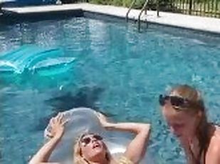 coño-pussy, squirting, amateur, babes, lesbiana, madurita-caliente, con-los-dedos, rubia, piscina