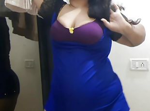 Indian Bhabhi Having Videocall With Her Boyfriend