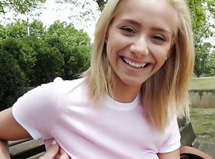 in-afara, public, muie, latina, pov, tanar18, blonda, naturala, inger, micuta