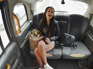 voiture, horny, pute, belle, brunette, réalité, minijupe