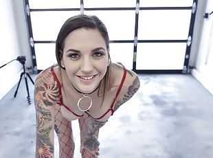 grassi, donne-grasse-e-belle, pov, ragazza-fidanzata, indumenti-a-rete, tatuaggi, succhiaggi