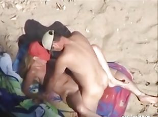 en-plein-air, babes, couple, plage, horny, blonde