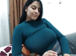 Big boob horny girl