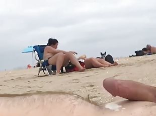 Cumshot in beach without touching