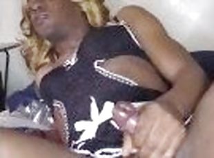 gros-nichons, femme-de-ménage, transsexuelle, amateur, ébène, énorme-bite, jouet, gay, black, pieds