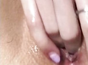 masturbation, orgasme, chatte-pussy, amateur, ados, doigtage, solo, humide, juteuse