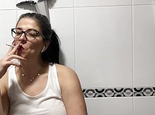 lunettes, amateur, fellation, milf, latina, maman, mère, fétiche, solo, fumer