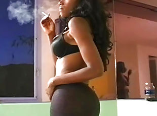 negra-ebony, medias, cachonda, lencería, fetichista, a-solas, fumando, morena