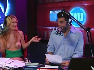 rubia, divertido, entrevista, erótico, tetitas, topless