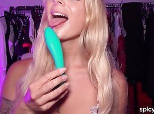 25 y/o sucking and gaggin on Dildo (Deepthroat)