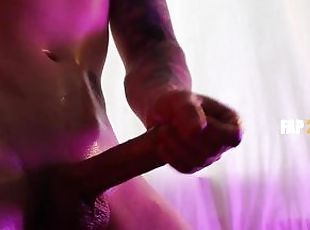 masturbation, ejaculation-sur-le-corps, énorme-bite, branlette, massage, ejaculation-interne, secousses, ejaculation, horny, musclé