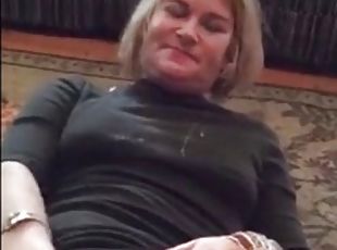 MILF cheating on sex on the floor