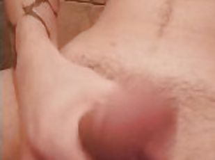 amateur, ejaculation-sur-le-corps, gay, branlette, ejaculation, européenne, euro, toilette, solo, tatouage