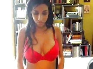 gros-nichons, masturbation, jouet, latina, webcam, gros-seins, solo, soutien-gorge, taquinerie