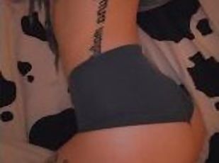 amateur, culo-sexy, cachonda, rubia, a-solas, tatuaje, tetitas