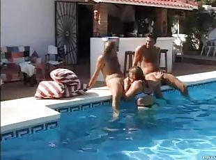 al-aire-libre, amateur, babes, mamada, hardcore, trío, fetiche, piscina