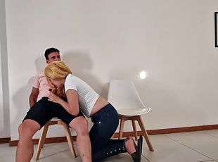 bureau-office, amateur, latina, fellation-profonde, baby-sitter, collège, blonde