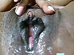 Black pussy dildoing very juicy