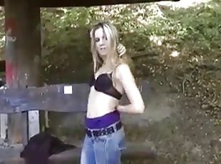 en-plein-air, fellation, hardcore, allemand, couple, point-de-vue, blonde, jeans, sexe-habillé, réalité