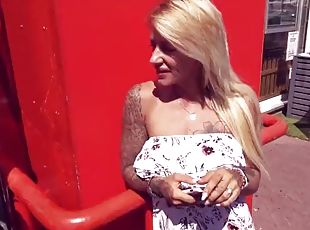 teta-grande, na-rua, amador, adolescente, alemão, puta-slut, loira, tatuagem