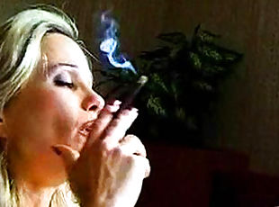 Smoking blonde enjoys pure fetish