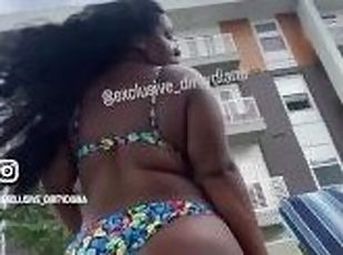 culo, negra-ebony, estrella-del-porno, negra, regordeta, regordeta-chubby, sucio, piscina, culazo, a-solas