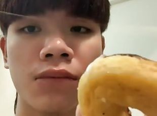 made dunkin add cum on top / thai boy