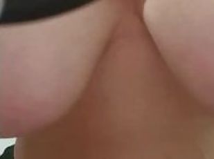 gros-nichons, masturbation, orgasme, amateur, milf, jouet, maman, point-de-vue, solo, réalité