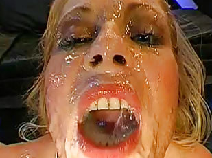 fellation, ejaculation-sur-le-corps, bas, sur-le-visage, ejaculation, blonde, bukkake, perverti