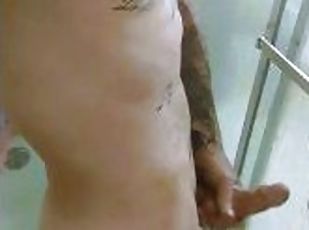 banhos, masturbação, amador, pénis-grande, pov, chuveiro, sozinho, tatuagem, pénis