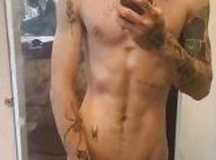 baignade, amateur, gay, douche, solo, musclé, minet, tatouage